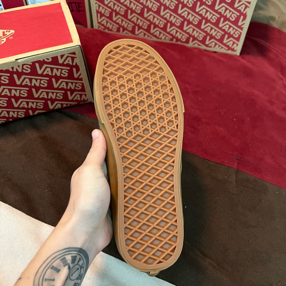 Vans - Picture 4 of 5